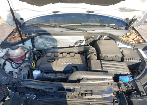 2018 Audi Q3 2.0T Premium/2.0T Sport Premium z USA, uszkodzony, nr VIN WA1ECCFS8JR015960